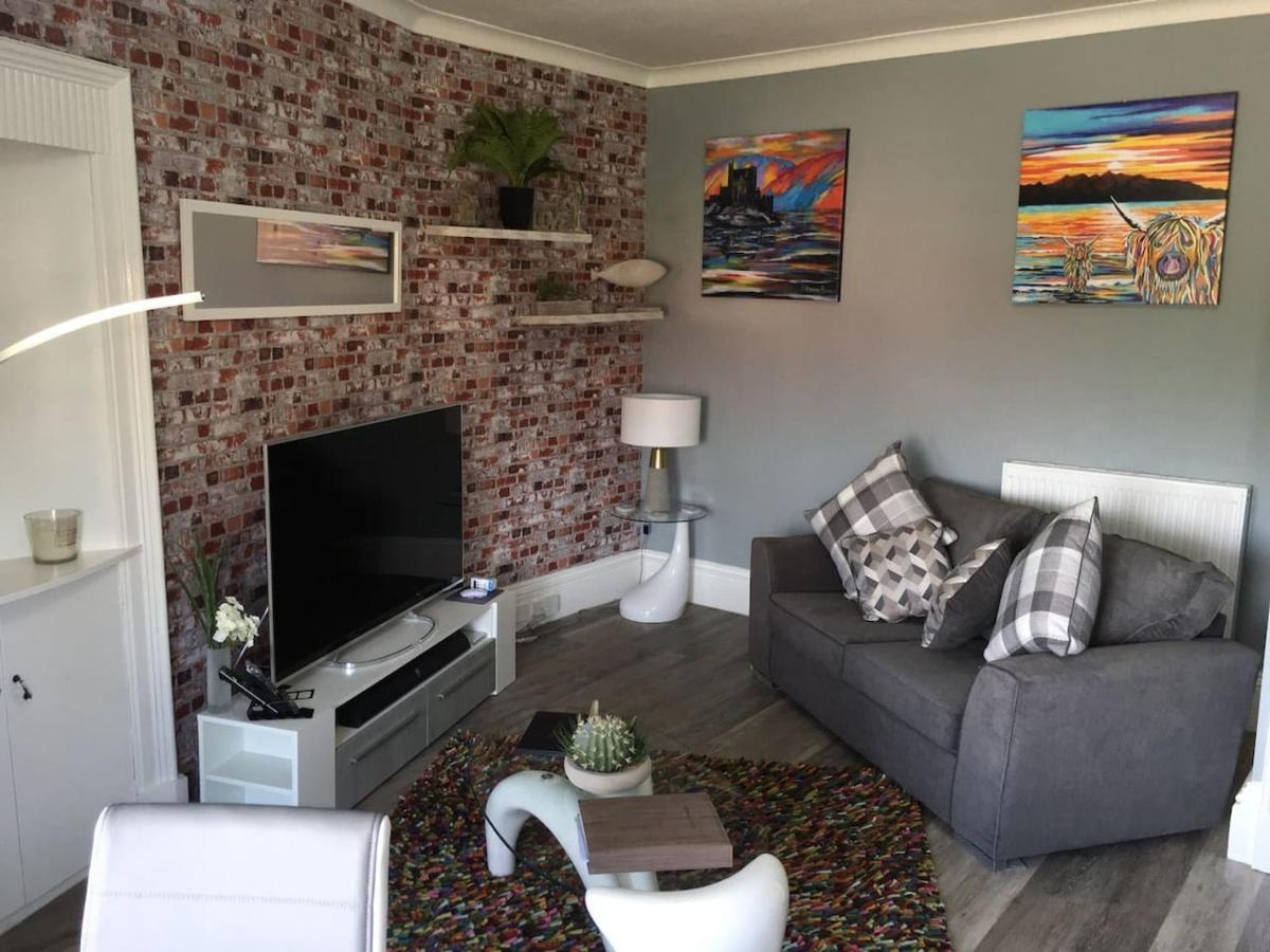 Apartment Lovely 2- Bed In