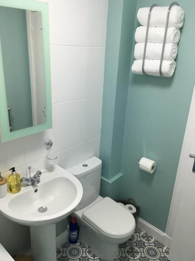 Lovely 2- Bed In Apartment Hawick